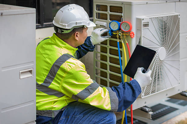 Professional Hvac technician working in Poynor, TX
